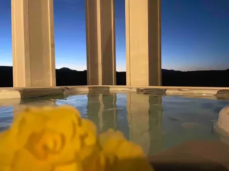 Luxury Large Farm Home @ Stoney Farms -NO CHOREs