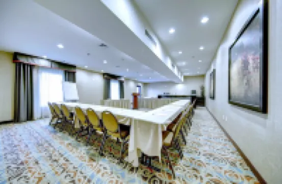 Hampton Inn & Suites Harrisburg/North Hotels in Susquehanna Township