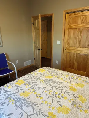 Charming 2-bedroom house just off the south shore of Lake of the Woods. Hotels in Lake of the Woods County