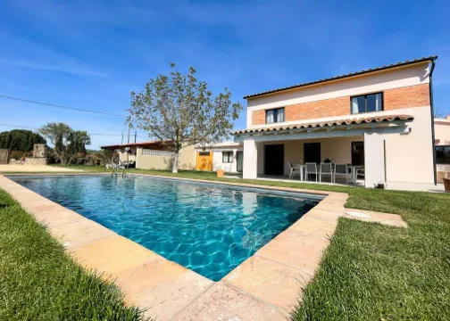 Can Candiu. Establecimiento de 2 Casas Enteras