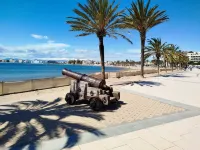 Nice apartment in the center of Roses. Hotels in Roses