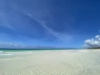 Gorgeous Stay One Block From Beach