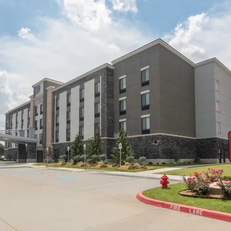 Comfort Suites Meridian and I-40 Отели в г. Оклахома-Сити