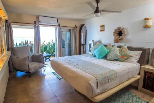 Right in front of the sea! Maguey House