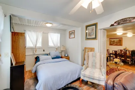 Luxury Apartment with A/C and Wi-fi near St Peter & Albany Med Hospital, Albany