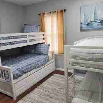 Summer Sunset Hideout 1-2BEDROOMS/1 BATH Rooms