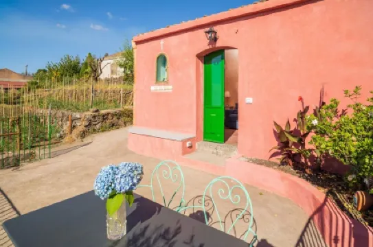 Lunarosa, scenic country cottage in Montargano.