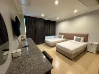 Rattana View Hotels near Wat Aranyik