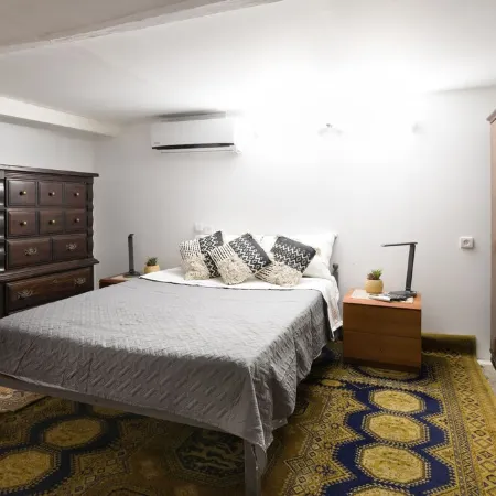 Lovely & Budget apartment at the Center, gardens & German colony