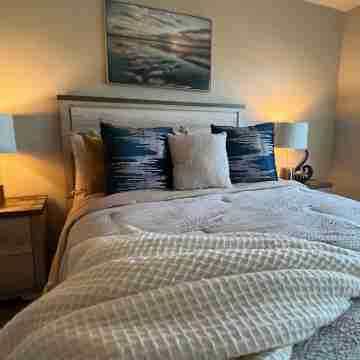 Crisp 2bd 2ba  Pool Ocean Breeze Retreat Rooms