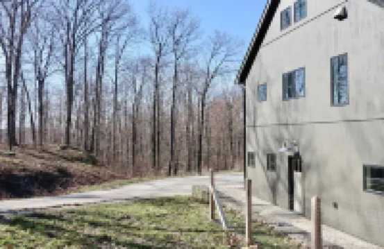 Art Studio House in Private Mountaintop Nature Preserve Hotels in Hillsdale