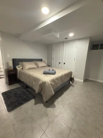 Bright & Comfortable Duplex· 3BR Retreat Near New York