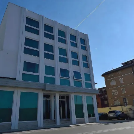 Hotel San Giuliano Отели рядом с достопримечательностью «Порто-Маргера»