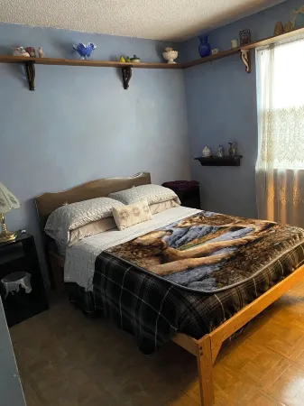 Charming Blue Room with Wifi Отели в г. Lafayette