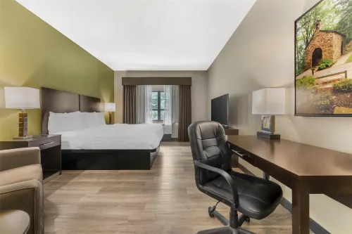 Best Western Plus Franciscan Square Inn and Suites Steubenville Hotels in Weirton