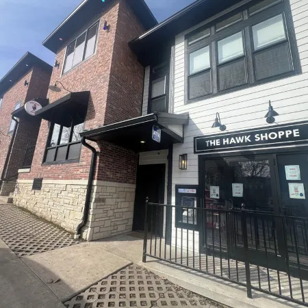 The Birdcage at The Hawk sleeps 10 - 2 bedrooms & 2 1/2 bathrooms.