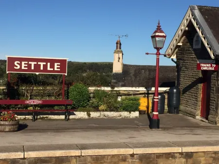 Crooklands Cottage at Austwick Отели рядом с достопримечательностью «Уайт Скар Кейв»