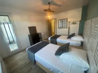 Maison rénovée avec jardin Hôtels à : Fos-sur-Mer