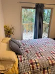 Charming 5-bedroom/3-bath home with easy access to Lake Cumberland