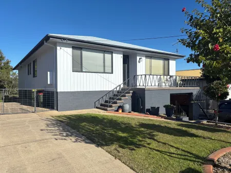 Gravity Stayz - 5min ride to the Mogo Trails and beautiful beaches