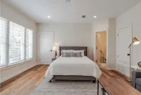 Fantastic studio in Leinkauf Historic District!