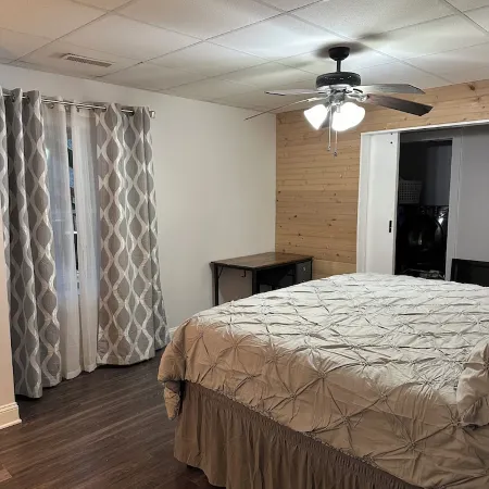 Charming 1-bedroom house in beautiful London with WiFi, AC