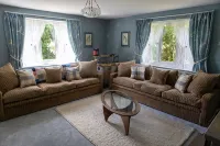 1950's styled Bungalow close to Cornwall Coast in quiet surroundings.