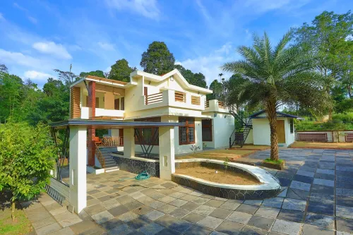 REGENCY HOLIDAY HOME