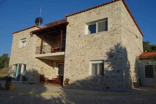 Ein Ruhiges Apartment in Sivas mit dem Panoramablick auf Psiloritis-gebirge