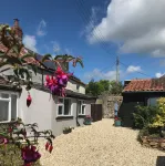 The Old Workshop, near Cheddar Hotel a Winscombe