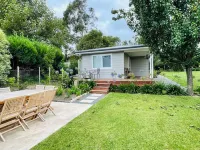 Beautiful 2-bedroom garden cottage in Bowral. Family friendly!