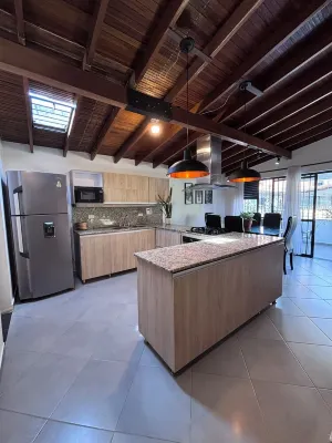 LK | Villa Bolivar ! Unique Comfort and Style in Vibrant Laureles !