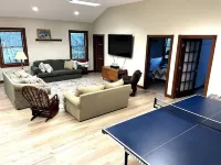 Spacious 2 BR home, just minutes from Berlin, OH. Hotels in Berlin Township