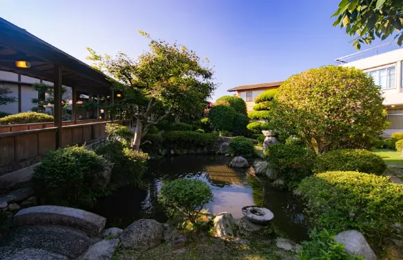 芳山園
