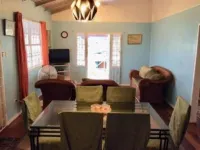 Upstairs 3 bedroom s bath rooms property with air condition Hotels in Silver Sands