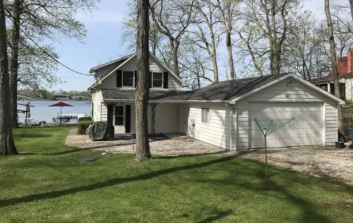Lake James Red Sands Beach Lake Front Cottage - Family Friendly!! - 3-Star