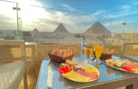 King Suite with Balcony Side view Hotell i Gamla Kairo