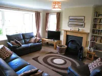 Popular Comfortable Well Equipped Cottage in Peaceful Ullapool Street w Parking Hotels in Ullapool