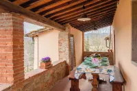 Villa Bella Lisa in Chianti with Pool+Jacuzzi! Hotels in Cavriglia