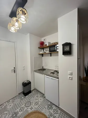 COSY, CHIC STUDIO 5KM FROM PARIS (NOISY-LE-SEC)