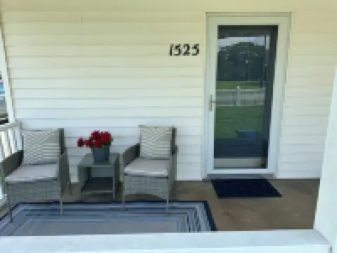 Experience Charlotte! Close to CLT Airport, White Water Center and More! 貝爾蒙特酒店