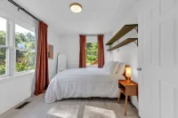 Whispering Willow Retreat - Hot Tub & Fire Pit, 14Min to NRG