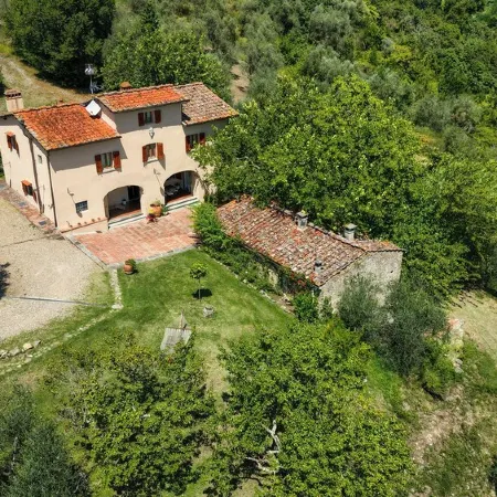 Villa with private swimming pool on the Florentine hills 25 Km from Florence
