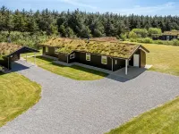 "Ricus" - 1.8km from the Sea Hotel dekat V. Hjermitslev Kirke