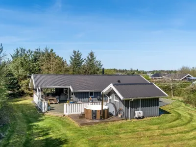 "Elsemaria" - 1.3km from the Sea  호텔