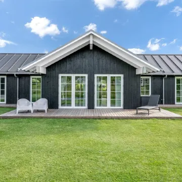 "Bryngeir" - 750m from the Sea