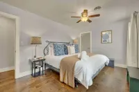 Das Weinhaus Pool & Hot Tub - Walk to Main St