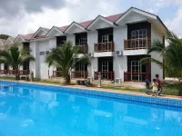 Mersing Beach Resort - Beach