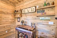 Jefferson Cabin w/ Fire Pit: Near Hiking Trails! - WiFi