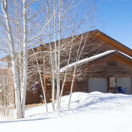 Winter Park Mountain Home/Near Bus Stop/Sleeps 7!!